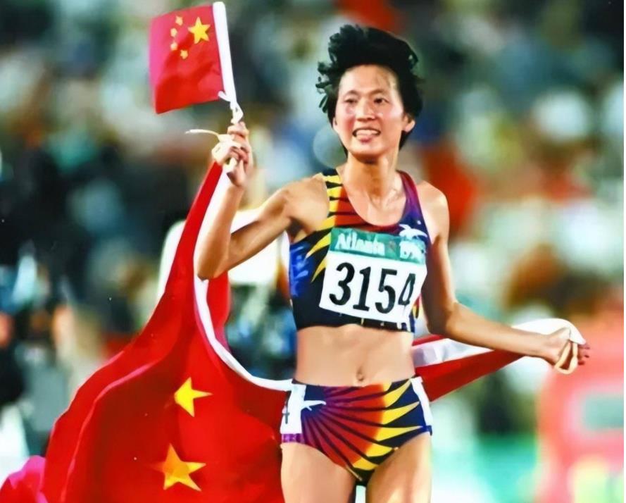 王军霞 &mdash;&mdash;是我国乃至亚洲的首位入选国际田联名人堂的选手，也被人们称为&ldquo;东方神鹿&rdquo;。